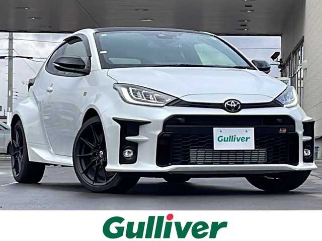 トヨタ ＧＲヤリス RZ ハイパフォーマンス 道北・旭川 2020(令2)年 0.8万km プラチナホワイトパールマイカ /4WD//禁煙車//純正ナビ /BT/Miracast//JBLサウンド//LTA/PCS/BSM/クリアランスソナー/RCTA/RSA/先行発車告知//アイドリングストップ//革巻きステアリング//ハーフレザーシート//LEDヘッドライト//オートライト//フォグランプ//リアフォグランプ//オートマチックハイビーム//ヘットライトレベライザー//オートエアコン//パワーウィンドウ//ドライブレコーダー//ETC//オートワイパー//ドアバイザー//スペアキー//GRロゴ入りキャリパー