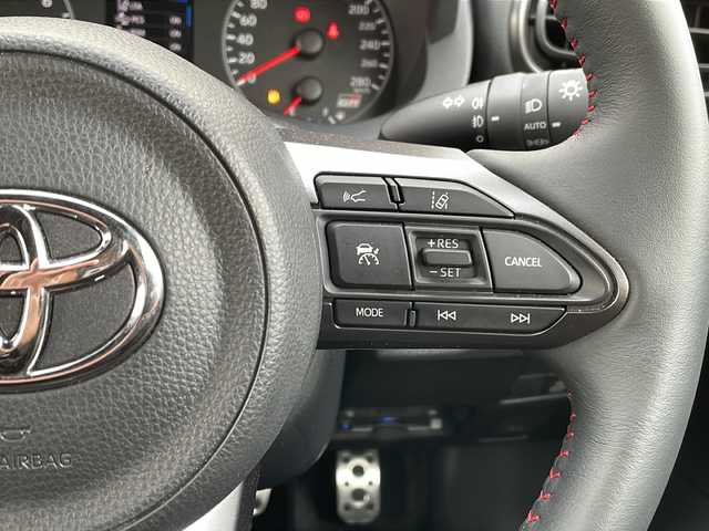 トヨタ ＧＲヤリス RZ ハイパフォーマンス 道北・旭川 2020(令2)年 0.8万km プラチナホワイトパールマイカ /4WD//禁煙車//純正ナビ /BT/Miracast//JBLサウンド//LTA/PCS/BSM/クリアランスソナー/RCTA/RSA/先行発車告知//アイドリングストップ//革巻きステアリング//ハーフレザーシート//LEDヘッドライト//オートライト//フォグランプ//リアフォグランプ//オートマチックハイビーム//ヘットライトレベライザー//オートエアコン//パワーウィンドウ//ドライブレコーダー//ETC//オートワイパー//ドアバイザー//スペアキー//GRロゴ入りキャリパー