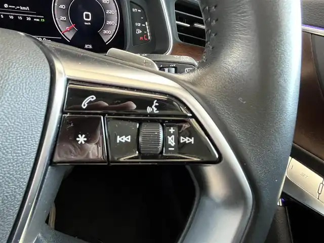 アウディ Ａ６ アバント 40TDIクワトロ 山形県 2021(令3)年 3.4万km 黒 純正ナビ/フルセグTV/AppleCarplay/バーチャルコックピット/アダプティブクルーズコントロール/レーンキープアシスト/ブラインドスポットモニター/アンビエントライト/レザーシート/パワーシート/パドルシフト/コーナーセンサー/電動リアゲート/フットオープナー