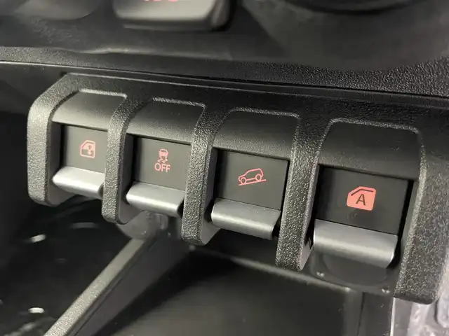 スズキ ジムニー ノマド FC 富山県 2025(令7)年 0.1千km 黒 ワンオーナー/4WD/スズキセーフティサポート/デュアルカメラブレーキサポート/アダプティブクルーズコントロール/車線逸脱警報機能/標識認識機能/後退時ブレーキサポート/ハイビームアシスト/オートLEDヘッドライト/リアパーキングセンサー/スマートキー×２/プッシュスタート/アイドリングストップ/取扱説明書/保証書