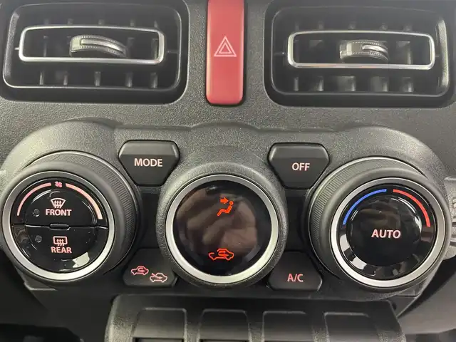 スズキ ジムニー ノマド FC 富山県 2025(令7)年 0.1千km 黒 ワンオーナー/4WD/スズキセーフティサポート/デュアルカメラブレーキサポート/アダプティブクルーズコントロール/車線逸脱警報機能/標識認識機能/後退時ブレーキサポート/ハイビームアシスト/オートLEDヘッドライト/リアパーキングセンサー/スマートキー×２/プッシュスタート/アイドリングストップ/取扱説明書/保証書