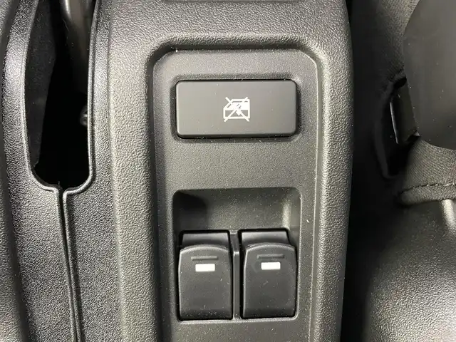 スズキ ジムニー ノマド FC 富山県 2025(令7)年 0.1千km 黒 ワンオーナー/4WD/スズキセーフティサポート/デュアルカメラブレーキサポート/アダプティブクルーズコントロール/車線逸脱警報機能/標識認識機能/後退時ブレーキサポート/ハイビームアシスト/オートLEDヘッドライト/リアパーキングセンサー/スマートキー×２/プッシュスタート/アイドリングストップ/取扱説明書/保証書