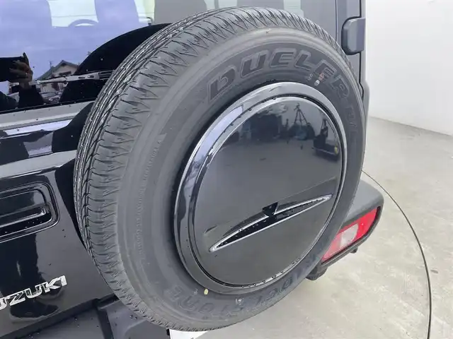 スズキ ジムニー ノマド FC 富山県 2025(令7)年 0.1千km 黒 ワンオーナー/4WD/スズキセーフティサポート/デュアルカメラブレーキサポート/アダプティブクルーズコントロール/車線逸脱警報機能/標識認識機能/後退時ブレーキサポート/ハイビームアシスト/オートLEDヘッドライト/リアパーキングセンサー/スマートキー×２/プッシュスタート/アイドリングストップ/取扱説明書/保証書