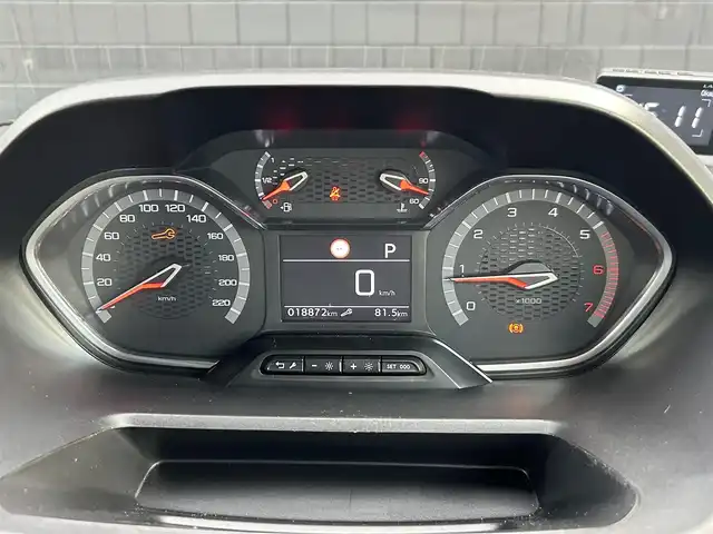 プジョー プジョー リフター ロングGT 埼玉県 2023(令5)年 1.9万km 白 純正ディスプレイオーディオ /Apple Car Play /ACC /アンビエンスライト /BSM /インテリジェントハイビーム /デジタルインナーミラー /社外全周囲カメラ /パーキングセンサー /ETC