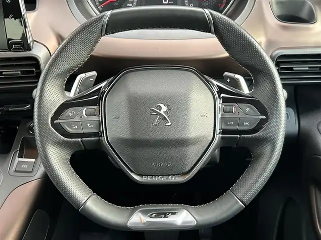 プジョー プジョー リフター ロングGT 埼玉県 2023(令5)年 1.9万km 白 純正ディスプレイオーディオ /Apple Car Play /ACC /アンビエンスライト /BSM /インテリジェントハイビーム /デジタルインナーミラー /社外全周囲カメラ /パーキングセンサー /ETC