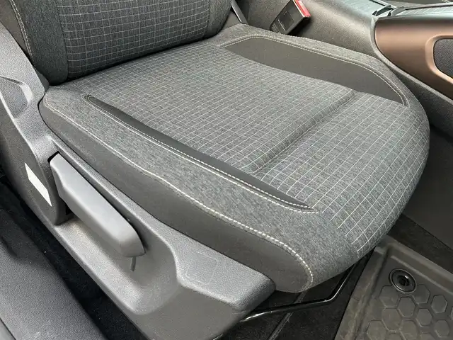 プジョー プジョー リフター ロングGT 埼玉県 2023(令5)年 1.9万km 白 純正ディスプレイオーディオ /Apple Car Play /ACC /アンビエンスライト /BSM /インテリジェントハイビーム /デジタルインナーミラー /社外全周囲カメラ /パーキングセンサー /ETC