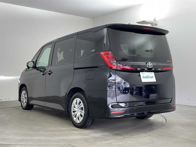 トヨタ ノア X 兵庫県 2023(令5)年 2.4万km アティチュードブラックマイカ ・純正ディスプレイオーディオ/・AM/FM/BT/USB/Miracast/・バックカメラ/・スマートキー/・スペアキー/・電子パーキング/・オートホールド/・ビルトインETC２．０/・PCS/・LDA（レーンディパーチャ　アラート）/・クリアランスソナー/・PKSB（パーキングサポートブレーキ）/・PSA（ロードサインアシスト）/・レーダークルーズコントロール/・オートマチックハイビーム/・オートライト/・LEDライト/・社外フロアマット
