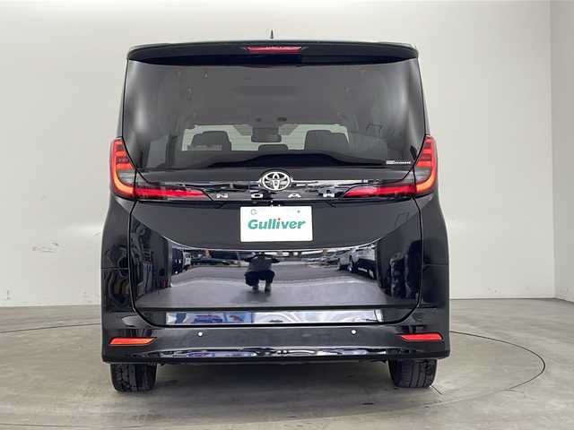 トヨタ ノア X 兵庫県 2023(令5)年 2.4万km アティチュードブラックマイカ ・純正ディスプレイオーディオ/・AM/FM/BT/USB/Miracast/・バックカメラ/・スマートキー/・スペアキー/・電子パーキング/・オートホールド/・ビルトインETC２．０/・PCS/・LDA（レーンディパーチャ　アラート）/・クリアランスソナー/・PKSB（パーキングサポートブレーキ）/・PSA（ロードサインアシスト）/・レーダークルーズコントロール/・オートマチックハイビーム/・オートライト/・LEDライト/・社外フロアマット