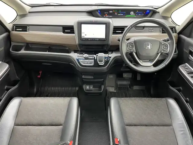 ホンダ フリード ハイブリット クロスター ホンダセンシング 岡山県 2020(令2)年 6万km プラチナホワイトパール ８インチナビ/【Bluetooth/フルセグTV/CD/DVD/USB】/型番:AVIC-RL811/アルパインフリップダウンモニター/両側パワースライドドア/衝突軽減ブレーキ/レーダークルーズコントロール/社外ドライブレコーダー（前）/前席シートヒーター/ハーフレザーシート/バックカメラ/ビルトインＥＴＣ/ＬＥＤヘッドライト/純正15インチアルミホイール/エンジンスターター×1/スマートキー×2