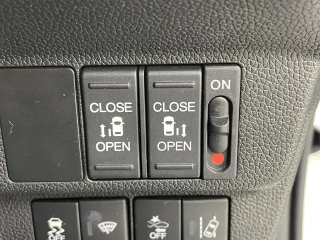 ホンダ フリード ハイブリット クロスター ホンダセンシング 岡山県 2020(令2)年 6万km プラチナホワイトパール ８インチナビ/【Bluetooth/フルセグTV/CD/DVD/USB】/型番:AVIC-RL811/アルパインフリップダウンモニター/両側パワースライドドア/衝突軽減ブレーキ/レーダークルーズコントロール/社外ドライブレコーダー（前）/前席シートヒーター/ハーフレザーシート/バックカメラ/ビルトインＥＴＣ/ＬＥＤヘッドライト/純正15インチアルミホイール/エンジンスターター×1/スマートキー×2