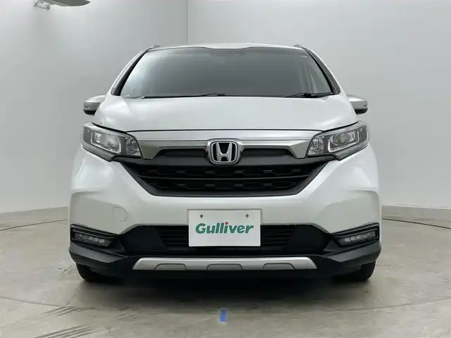 ホンダ フリード ハイブリット クロスター ホンダセンシング 岡山県 2020(令2)年 6万km プラチナホワイトパール ８インチナビ/【Bluetooth/フルセグTV/CD/DVD/USB】/型番:AVIC-RL811/アルパインフリップダウンモニター/両側パワースライドドア/衝突軽減ブレーキ/レーダークルーズコントロール/社外ドライブレコーダー（前）/前席シートヒーター/ハーフレザーシート/バックカメラ/ビルトインＥＴＣ/ＬＥＤヘッドライト/純正15インチアルミホイール/エンジンスターター×1/スマートキー×2