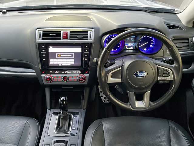 スバル レガシィ Ｂ４ リミテッド 青森県 2015(平27)年 7.2万km アイスシルバーメタリック ・本革シート/・純正ナビ/・フルセグ/CD/DVD/BT/・バックカメラ/・衝突軽減装置/・レーンキープアシスト/・追従型クルーズコントロール/・パドルシフト/・D+N席シートヒーター/・D+Nパワーシート/・スマートキー/・オートライト/・オートハイビーム/・LEDヘッドライト/・ドアバイザー/・純正18AW/・保証書/取説