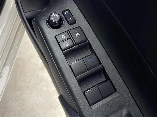 トヨタ アクア X 秋田県 2021(令3)年 2.8万km クリアベージュメタリック ４WD/ワンオーナー　/7インチディスプレイオーディオ/フルセグＴＶ　/バックカメラ　/プッシュスタート　/スマートキー　/トヨタセーフティンス　/寒冷地仕様　/フロントワイパーデアイサー　/ドアミラーヒーター　/ＬＥＤヘッドライト　/ウィンカーミラー/サイドバーザー/純正フロアマット/電格ミラー/オートマチックハイビーム/ライトレベライザー/AV100V/レーンキープアシスト/ソナー/クルーズコントロール/オートライト/ステアリングリモコン/横滑り防止装置/DRIVE　MODE/EV　MODE/S-VSC