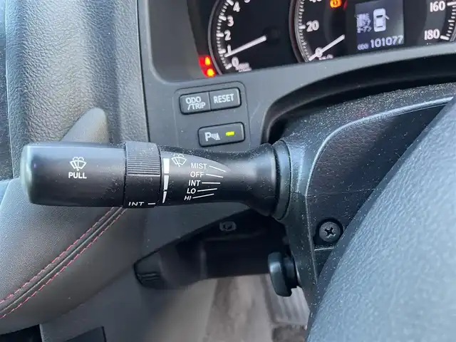 トヨタ クラウン アスリート プレミアムエディション 兵庫県 2012(平24)年 10.1万km プレミアムシルバーパール (株)IDOMが運営する【じしゃロン西宮店】の自社ローン専用車両になります。こちらは現金またはオートローンご利用時の価格です。自社ローンご希望の方は別途その旨お申付け下さい/＊ETC/＊バックカメラ/＊パワステ/＊パワーウィンドウ/＊クルーズコントロールあり/＊USBあり/＊フルセグ/＊ドラレコあり/＊パワーシート/＊レザーシート/＊シートヒーター/＊エアシート/＊横滑り防止装置/＊レーンキープアシスト/＊オートライト