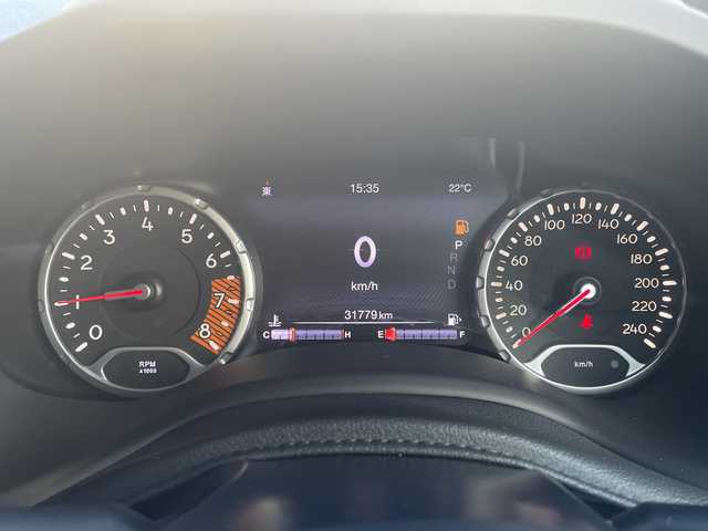 クライスラー・ジープ ジープ レネゲード リミテッド 高知県 2020(令2)年 3.2万km 黒 純正ナビ/【フルセグTV/BT/Applecarplay/Android Auto】/アドバンストブレーキアシスト/LaneSenseTM車線逸脱警報プラス/前面衝突警報（クラッシュミティゲーション付）/ブラインドスポットモニター / リアクロスパスディテクション/Parkviewリアバックアップカメラ/ParkSenseリアパークアシスト/エレクトロニック・スタビリティ・コントロール（横滑り防止）/エレクトロニック・ロール・ミティゲーション（車線逸脱防止）/オールスピードトラクションコントロール（タイヤ空転防止）/アダプティブクルーズコントロール/LEDヘッドライト（デイタイム・ランニング・ライト付）/黒レザーシート/シートヒーター/ステアリングヒーター/純正17インチアルミホイール/前後ドラレコ