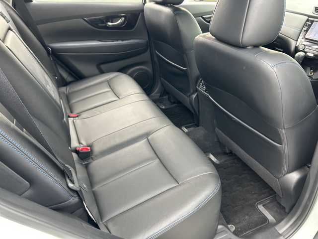 日産 エクストレイル ハイブリッド オーテック iパッケージ 愛媛県 2020(令2)年 4.5万km ブリリアントホワイトパール 純正ワイドナビ/（Bluetooth/AM/FM/フルセグTV/SD/DVD/CD）/衝突軽減ブレーキ/パワーシート/レーダークルーズコントロール/アラウンドビューモニター/電動リアゲート/コーナーセンサー/LEDヘッドライト/シートヒーター/ETC/ドライブレコーダー/スマートキー/純正フロアマット