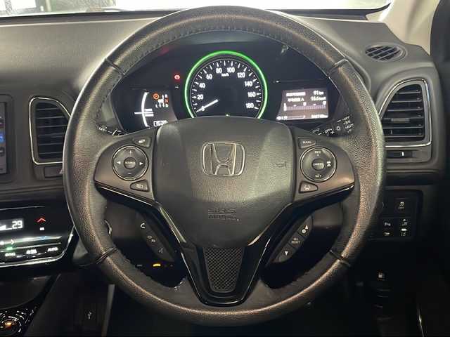 ホンダ ヴェゼル ハイブリッド X ホンダセンシング ブリリアントスタイルED 広島県 2017(平29)年 4.7万km ホワイトオーキッドパール 純正ナビ/バックカメラ/ホンダセンシング/・衝突軽減ブレーキ/・レーンキープアシスト/・アダプティブクルーズコントロール/・誤発進抑制機能/パドルシフト/ルーフレール/LEDヘッドランプ/純正17インチAW/ETC/ドライブレコーダー/USB入力端子