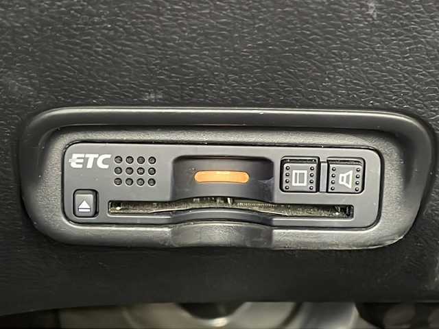 ホンダ ヴェゼル ハイブリッド X ホンダセンシング ブリリアントスタイルED 広島県 2017(平29)年 4.7万km ホワイトオーキッドパール 純正ナビ/バックカメラ/ホンダセンシング/・衝突軽減ブレーキ/・レーンキープアシスト/・アダプティブクルーズコントロール/・誤発進抑制機能/パドルシフト/ルーフレール/LEDヘッドランプ/純正17インチAW/ETC/ドライブレコーダー/USB入力端子