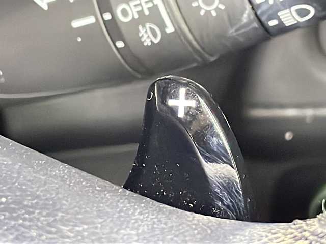 ホンダ ヴェゼル ハイブリッド X ホンダセンシング ブリリアントスタイルED 広島県 2017(平29)年 4.7万km ホワイトオーキッドパール 純正ナビ/バックカメラ/ホンダセンシング/・衝突軽減ブレーキ/・レーンキープアシスト/・アダプティブクルーズコントロール/・誤発進抑制機能/パドルシフト/ルーフレール/LEDヘッドランプ/純正17インチAW/ETC/ドライブレコーダー/USB入力端子