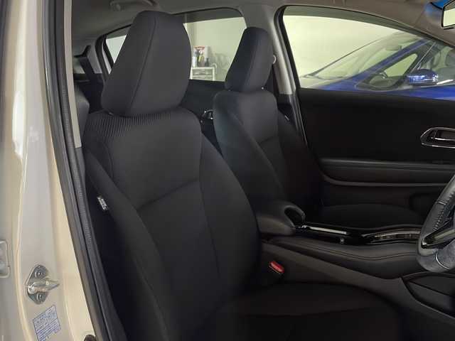 ホンダ ヴェゼル ハイブリッド X ホンダセンシング ブリリアントスタイルED 広島県 2017(平29)年 4.7万km ホワイトオーキッドパール 純正ナビ/バックカメラ/ホンダセンシング/・衝突軽減ブレーキ/・レーンキープアシスト/・アダプティブクルーズコントロール/・誤発進抑制機能/パドルシフト/ルーフレール/LEDヘッドランプ/純正17インチAW/ETC/ドライブレコーダー/USB入力端子