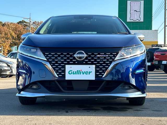 日産 ノート オーテック 山口県 2021(令3)年 5.3万km オーロラフレアブルーパール AUTECH専用装備/フロントグリル/シルバーフロントプロテクター/サイドシルプロテクター/シルバーリヤプロテクター/ダークウッド調フィニッシャー/合皮アームレスト/フロントセンターアームレスト/リヤセンターアームレスト/専用ブラックレザレットシート刺繍/専用ブラック本革巻ステアリング/AUTECHエンブレム/純正メモリナビ/（AM/FM/CD/DVD/USB/Bluetooth）/バックカメラ/ハーフレザー/純正フロアマット/ドライブレコーダー（DH5-D）/LEDヘッドライト/フォグランプ