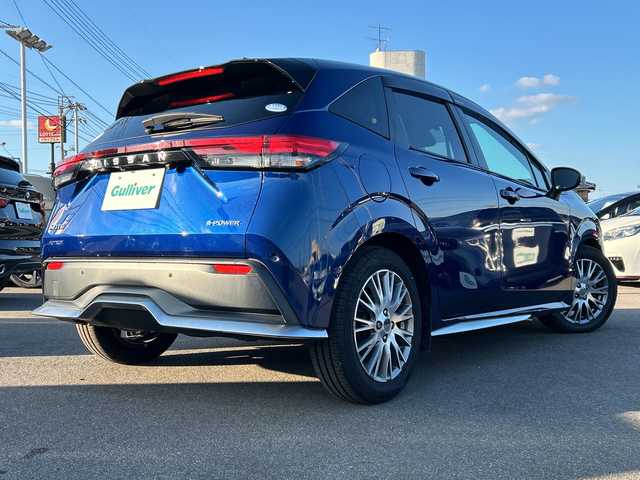 日産 ノート オーテック 山口県 2021(令3)年 5.3万km オーロラフレアブルーパール AUTECH専用装備/フロントグリル/シルバーフロントプロテクター/サイドシルプロテクター/シルバーリヤプロテクター/ダークウッド調フィニッシャー/合皮アームレスト/フロントセンターアームレスト/リヤセンターアームレスト/専用ブラックレザレットシート刺繍/専用ブラック本革巻ステアリング/AUTECHエンブレム/純正メモリナビ/（AM/FM/CD/DVD/USB/Bluetooth）/バックカメラ/ハーフレザー/純正フロアマット/ドライブレコーダー（DH5-D）/LEDヘッドライト/フォグランプ