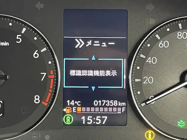 ホンダ ヴェゼル G 福岡県 2023(令5)年 1.8万km プラチナホワイトパール 純正ナビ（ＢＴ，フルセグＴＶ）　/バックカメラ　/前後ドラレコ　/ＥＴＣ　/ホンダセンシング　/障害物センサー　/ＡＣＣ　/衝突軽減ブレーキ　/レーンキープ　/ヒルアシストコントロール　/純正１６インチＡＷ　/ＬＥＤライト