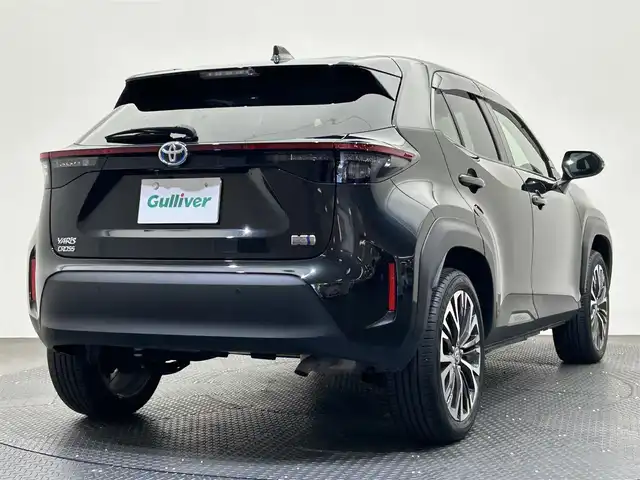 トヨタ ヤリスクロス ハイブリッド Z 愛媛県 2023(令5)年 1.9万km ブラックマイカ ・８型ディスプレイオーディオ/（ＢＴ・ＦＭ・ＡＭ・ａｐｐｌｅ　ｃａｒｐｌａｙ・ａｎｄｒｏｉｄ　ａｕｔｏ）/・バックカメラ　/・ＥＴＣ　/・前後ドラレコ　/・レーダークルコン　/・ＤＮ席シートヒーター　/・ステアリングヒーター/・D席パワーシート/・USB充電/・オートマチックハイビーム