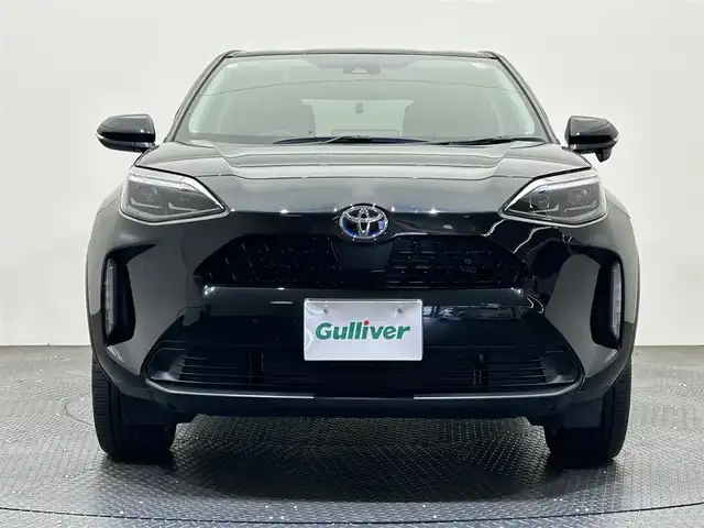 トヨタ ヤリスクロス ハイブリッド Z 愛媛県 2023(令5)年 1.9万km ブラックマイカ ・８型ディスプレイオーディオ/（ＢＴ・ＦＭ・ＡＭ・ａｐｐｌｅ　ｃａｒｐｌａｙ・ａｎｄｒｏｉｄ　ａｕｔｏ）/・バックカメラ　/・ＥＴＣ　/・前後ドラレコ　/・レーダークルコン　/・ＤＮ席シートヒーター　/・ステアリングヒーター/・D席パワーシート/・USB充電/・オートマチックハイビーム