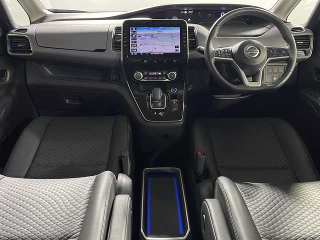 日産 セレナ e－パワー HWS V アーバンクロム 神奈川県 2021(令3)年 4.7万km ダークメタルグレー 純正１０型ナビ/(フルセグ　USB　Bluetooth　CD　DVD　ブルーレイ　SD　AM　FM)/セーフティパックA/プロパイロット/レーンディパーチャーワーニング/エマージェンシーブレーキ/クロストラフィックアラート/移動物検知/前後ソナー/インテリジェントアラウンドビューモニター/インテリジェントデジタルインナーミラー/ビルトインETC/前方ドライブレコーダー/合皮シート/センターマルチコンソール/デュアルバックドア/LEDオートライト/フォグランプ/革巻きステアリング/純正１６インチAW