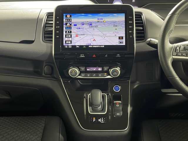 日産 セレナ e－パワー HWS V アーバンクロム 神奈川県 2021(令3)年 4.7万km ダークメタルグレー 純正１０型ナビ/(フルセグ　USB　Bluetooth　CD　DVD　ブルーレイ　SD　AM　FM)/セーフティパックA/プロパイロット/レーンディパーチャーワーニング/エマージェンシーブレーキ/クロストラフィックアラート/移動物検知/前後ソナー/インテリジェントアラウンドビューモニター/インテリジェントデジタルインナーミラー/ビルトインETC/前方ドライブレコーダー/合皮シート/センターマルチコンソール/デュアルバックドア/LEDオートライト/フォグランプ/革巻きステアリング/純正１６インチAW