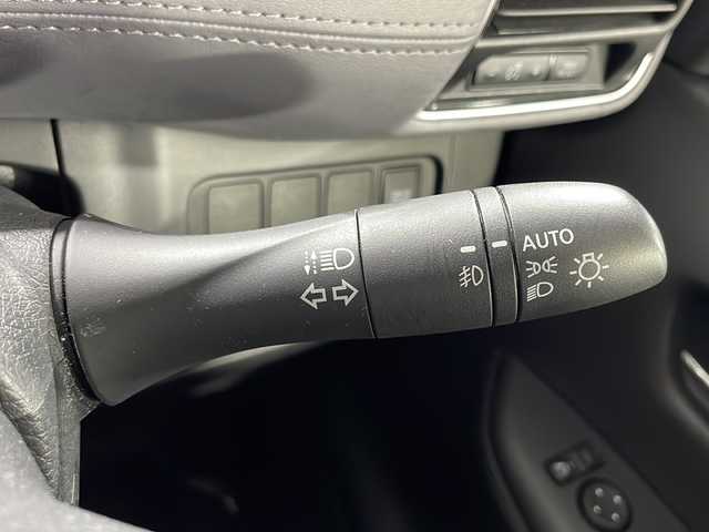日産 セレナ e－パワー HWS V アーバンクロム 神奈川県 2021(令3)年 4.7万km ダークメタルグレー 純正１０型ナビ/(フルセグ　USB　Bluetooth　CD　DVD　ブルーレイ　SD　AM　FM)/セーフティパックA/プロパイロット/レーンディパーチャーワーニング/エマージェンシーブレーキ/クロストラフィックアラート/移動物検知/前後ソナー/インテリジェントアラウンドビューモニター/インテリジェントデジタルインナーミラー/ビルトインETC/前方ドライブレコーダー/合皮シート/センターマルチコンソール/デュアルバックドア/LEDオートライト/フォグランプ/革巻きステアリング/純正１６インチAW