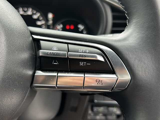 マツダ マツダ３ファストバック 15S ブラックトーンED 三重県 2023(令5)年 1.3万km マシーングレープレミアムM 登録時12217Km/ワンオーナー/ナビ/（AM・FM・CD・DVD・Bluetooth・HDMI・USB）/フルセグTV/ドラレコ/クルーズコントロール（追従あり）/バッグカメラ　/パドルシフト　/ＭＴモード付ＡＴ　/スペアキー　/ＬＥＤオートライト　/ＨＵＤ（ヘッドアップディスプレイ）/クリアランスソナー　/アイドリングストップ/コーナーセンサー　/車線逸脱警報　/横すべり防止/衝突被害軽減/電動格納ミラー/スポーツモード　/オートホールド/スマートブレーキサポート/取説/保証書