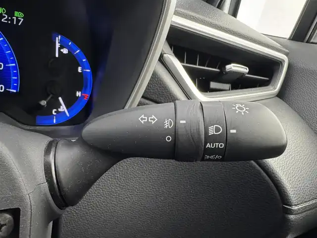 トヨタ カローラ クロス ハイブリッド Z 愛知県 2022(令4)年 3.1万km プラチナホワイトパールマイカ 純正9インチメモリナビ/（CD/DVD/BT/フルセグTV）/バックカメラ/電動リアゲート/ハーフレザー/シートヒーター/パワーシート/トヨタセーフティセンス/・レーンキープアシスト/・衝突被害軽減システム/・クリアランスソナー/・パーキングサポートブレーキ/・標識認識システム/ドアバイザー/EVモード/ドライブモード/オートブレーキホールド/純正18インチAW/純正LEDヘッドライト