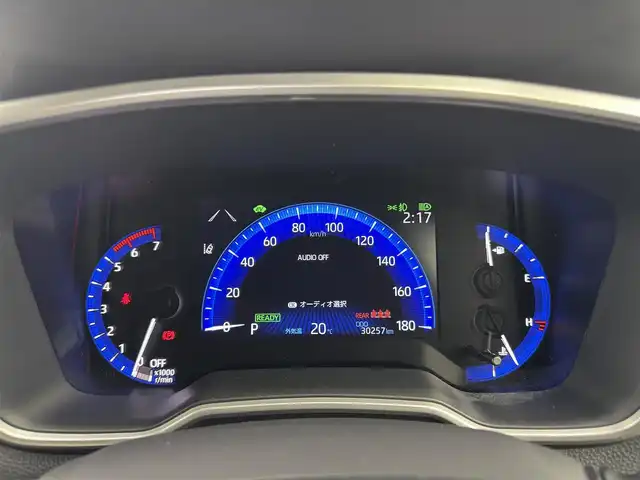 トヨタ カローラ クロス ハイブリッド Z 愛知県 2022(令4)年 3.1万km プラチナホワイトパールマイカ 純正9インチメモリナビ/（CD/DVD/BT/フルセグTV）/バックカメラ/電動リアゲート/ハーフレザー/シートヒーター/パワーシート/トヨタセーフティセンス/・レーンキープアシスト/・衝突被害軽減システム/・クリアランスソナー/・パーキングサポートブレーキ/・標識認識システム/ドアバイザー/EVモード/ドライブモード/オートブレーキホールド/純正18インチAW/純正LEDヘッドライト