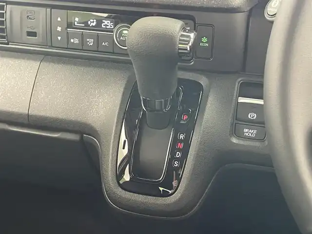 ホンダ Ｎ ＢＯＸ カスタム コーディネートスタイル 愛知県 2025(令7)年 0.1万km パープルⅡ ホンダセンシング　ハーフレザー　シートヒーター　ホンダコネクトナビ装着用ＰＫＧ　マルチビューカメラシステム　衝突軽減　追従クルコン　ハンドル支援　ＬＥＤオートライト　ツートンカラー　両側パワスラ　禁煙