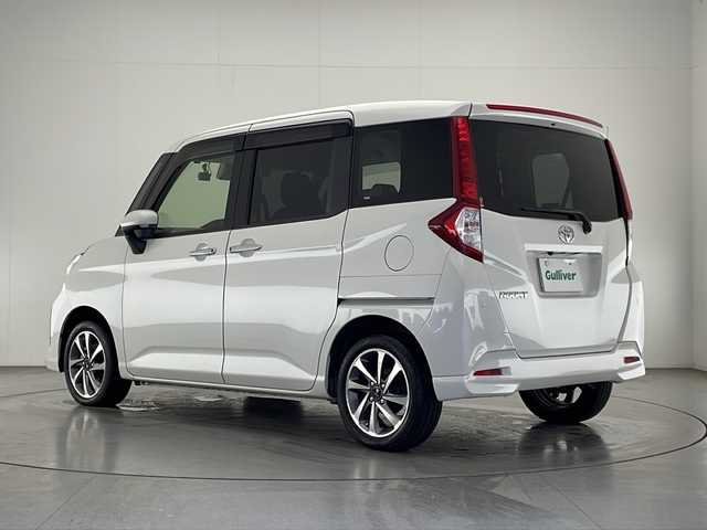 トヨタ ルーミー G 宮崎県 2023(令5)年 0.9万km パールホワイトⅢ 禁煙車/衝突被害軽減ブレーキ/純正ナビTV/（NSZT-W68T/CD/DVD/Bluetooth/フルセグTV)/純正LEDオートライト/純正LEDフォグ/純正モデリスタ15インチアルミ/純正フロアマット/社外前後ドライブレコーダー/両側電動スライドドア/クリアランスソナー/パノラミックビューモニター/前席シートヒーター/オートエアコン/オート電動格納ミラー/ウインカードアミラー/リアプライバシーガラス/スマートキー/プッシュエンジンスタート/新車時保証書/取扱い説明書