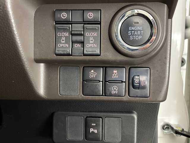 トヨタ ルーミー G 宮崎県 2023(令5)年 0.9万km パールホワイトⅢ 禁煙車/衝突被害軽減ブレーキ/純正ナビTV/（NSZT-W68T/CD/DVD/Bluetooth/フルセグTV)/純正LEDオートライト/純正LEDフォグ/純正モデリスタ15インチアルミ/純正フロアマット/社外前後ドライブレコーダー/両側電動スライドドア/クリアランスソナー/パノラミックビューモニター/前席シートヒーター/オートエアコン/オート電動格納ミラー/ウインカードアミラー/リアプライバシーガラス/スマートキー/プッシュエンジンスタート/新車時保証書/取扱い説明書