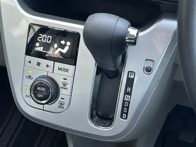 ダイハツ キャスト スタイル G VS SAⅢ 静岡県 2020(令2)年 0.2万km ブラックマイカメタリック スマートアシスト3/純正7型メモリナビ/フルセグTV/DVD再生/BTオーディオ/全周囲カメラ/ETC/ドラレコ/シートヒーター/ベンチシート/フルフラットシート/LEDヘッドライト/オートライト/オートハイビーム/コーナーセンサー/純正フロアマット/盗難防止装置/スマートキー/アイドリングストップ/取扱説明書/純正15AW