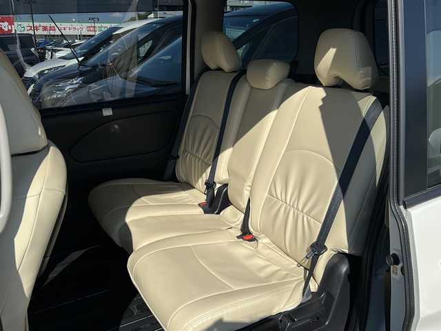 日産 セレナ ハイウェイスター 岐阜県 2016(平28)年 3.8万km ブリリアントホワイトパール 登録時走行距離37694km/純正９インチナビ　/フリップダウンモニター　/アラウンドビューカメラ　/バックカメラ　/プロパイロット　/両側パワースライドドア　/前方ドライブレコーダー　/純正エアロパーツ/レーンキープアシスト/クルーズコントロール/USB入力端子/レザーシート/前後コーナーセンサー　/LEDヘッドライト/スマートキー　/プッシュスタート　/ＥＴＣ/衝突被害軽減システム/横滑り防止装置
