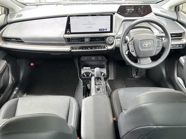 トヨタ プリウス Z 静岡県 2023(令5)年 1.5万km グレー トヨタセーフティセンス/・プリクラッシュセーフティ/・レーンキープアシスト/・アクティブクルーズコントロール/・ロードサインアシスト/・ブラインドスポットモニター/・プロアクティブドライビングアシスト/・パーキングサポートブレーキ/純正メーカーディスプレイオーディオ/・ナビ機能/・フルセグTV/・ラジオ/Bluetooth/ミラーキャスト/主要装備/・シートヒーター/・エアシート/・ハンドルヒーター/・ビルトインETC2.0/・パワーバックドア/・AC100V/・全方位カメラ/・置くだけ充電/・レザーシート/・レザーハンドル/・オートライト/・オートハイビーム/・オートホールド/・ステアリングリモコン/・パワーシート/・デジタルインナーミラー/・プッシュスタート/・スマートキー