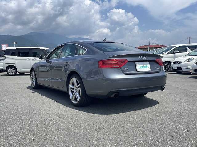 アウディ Ａ５ SB 2．0 TFSI クワトロ 山梨県 2013(平25)年 5.3万km グレー 純正ナビ　/フルセグ　/バックカメラ　/ＥＴＣ　/パワーシート　/前席シートヒーター　/黒革シート　/衝突軽減装置　/クリアランスソナー　/Ｂｌｕｅｔｏｏｔｈ接続　/オートライト　/デュアルエアコン　/ＨＩＤヘッドライト