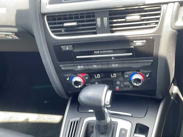 アウディ Ａ５ SB 2．0 TFSI クワトロ 山梨県 2013(平25)年 5.3万km グレー 純正ナビ　/フルセグ　/バックカメラ　/ＥＴＣ　/パワーシート　/前席シートヒーター　/黒革シート　/衝突軽減装置　/クリアランスソナー　/Ｂｌｕｅｔｏｏｔｈ接続　/オートライト　/デュアルエアコン　/ＨＩＤヘッドライト