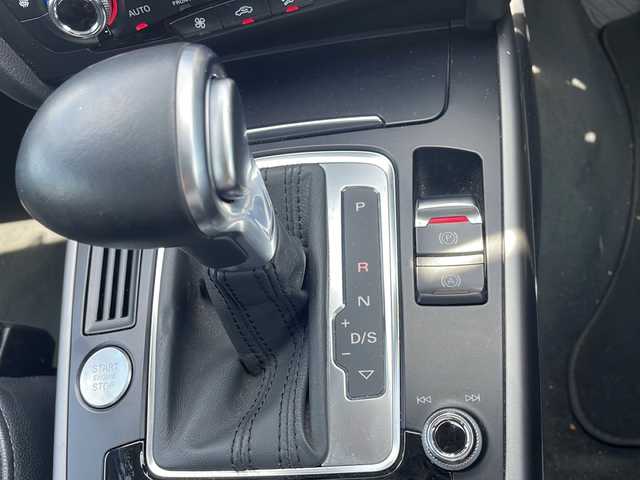 アウディ Ａ５ SB 2．0 TFSI クワトロ 山梨県 2013(平25)年 5.3万km グレー 純正ナビ　/フルセグ　/バックカメラ　/ＥＴＣ　/パワーシート　/前席シートヒーター　/黒革シート　/衝突軽減装置　/クリアランスソナー　/Ｂｌｕｅｔｏｏｔｈ接続　/オートライト　/デュアルエアコン　/ＨＩＤヘッドライト