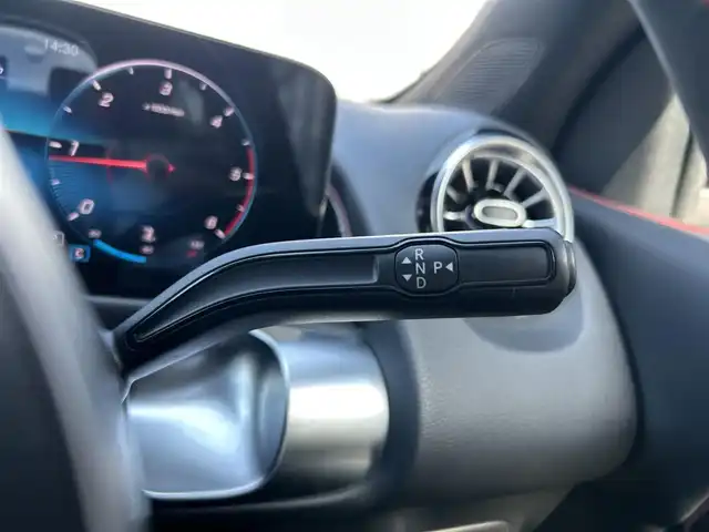 メルセデス・ベンツ Ｍ・ベンツ ＧＬＢ２００ｄ 埼玉県 2021(令3)年 3.4万km 黒 ワンオーナー　/アドバンスドパッケージ　/ナビゲーションパッケージ　　/レーダーセーフティパッケージ　/アラウンドビューカメラ/アンビエントライト/パワーテールゲート/ETC２．０