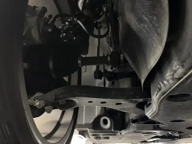 レクサス ＥＳ 300h Fスポーツ 三重県 2020(令2)年 1.6万km ホワイトノーヴァガラスフレーク ハイブリッド/FF/MTモード付フロアCVT/12.3型ナビ/（AM/FM/CD/DVD/SDREC/SD/USB/Bluetooth/Miracast/AUX/TV/CarPlay/AndroidAuto）/【OP】パノラミックビューモニター＋PKSB（後方歩行者）/ドライブレコーダー前後/ETC2.0/Lexus Safety System＋/・プリクラッシュセーフティ/・レーントレーシングアシスト/・上下二段式アダプティブハイビームシステム/・レーダークルコン/・ロードサインアシスト/・先行車発進告知/・ドライバー異常時対応システム/ブラインドスポットモニター［BSM］＋パーキングサポートブレーキ（後方接近車）/装備/メーカーOP/●ハンズフリーパワートランク/●AC100Vコンセント（非常時給電機能付）/標準装備/・ムーンルーフ/・Fスポ専用L-tex（合皮）シート（D席/N席冷暖機能付）/・8wayパワーシート＋電動ランバーサポート（Dメモリー付/N）/・ステアリングヒーター/・左右独立オートエアコン/・電動リヤウインドウサンシェード/・3眼LEDヘッドランプ/・パドルシフト/・雨滴感応式フロントワイパー/・Fスポ専用19inAW/・スマートキーx2＋カードキーx1/など