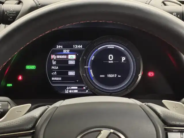 レクサス ＥＳ 300h Fスポーツ 三重県 2020(令2)年 1.6万km ホワイトノーヴァガラスフレーク ハイブリッド/FF/MTモード付フロアCVT/12.3型ナビ/（AM/FM/CD/DVD/SDREC/SD/USB/Bluetooth/Miracast/AUX/TV/CarPlay/AndroidAuto）/【OP】パノラミックビューモニター＋PKSB（後方歩行者）/ドライブレコーダー前後/ETC2.0/Lexus Safety System＋/・プリクラッシュセーフティ/・レーントレーシングアシスト/・上下二段式アダプティブハイビームシステム/・レーダークルコン/・ロードサインアシスト/・先行車発進告知/・ドライバー異常時対応システム/ブラインドスポットモニター［BSM］＋パーキングサポートブレーキ（後方接近車）/装備/メーカーOP/●ハンズフリーパワートランク/●AC100Vコンセント（非常時給電機能付）/標準装備/・ムーンルーフ/・Fスポ専用L-tex（合皮）シート（D席/N席冷暖機能付）/・8wayパワーシート＋電動ランバーサポート（Dメモリー付/N）/・ステアリングヒーター/・左右独立オートエアコン/・電動リヤウインドウサンシェード/・3眼LEDヘッドランプ/・パドルシフト/・雨滴感応式フロントワイパー/・Fスポ専用19inAW/・スマートキーx2＋カードキーx1/など