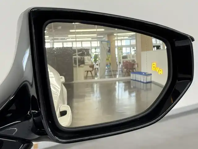 レクサス ＥＳ 300h Fスポーツ 三重県 2020(令2)年 1.6万km ホワイトノーヴァガラスフレーク ハイブリッド/FF/MTモード付フロアCVT/12.3型ナビ/（AM/FM/CD/DVD/SDREC/SD/USB/Bluetooth/Miracast/AUX/TV/CarPlay/AndroidAuto）/【OP】パノラミックビューモニター＋PKSB（後方歩行者）/ドライブレコーダー前後/ETC2.0/Lexus Safety System＋/・プリクラッシュセーフティ/・レーントレーシングアシスト/・上下二段式アダプティブハイビームシステム/・レーダークルコン/・ロードサインアシスト/・先行車発進告知/・ドライバー異常時対応システム/ブラインドスポットモニター［BSM］＋パーキングサポートブレーキ（後方接近車）/装備/メーカーOP/●ハンズフリーパワートランク/●AC100Vコンセント（非常時給電機能付）/標準装備/・ムーンルーフ/・Fスポ専用L-tex（合皮）シート（D席/N席冷暖機能付）/・8wayパワーシート＋電動ランバーサポート（Dメモリー付/N）/・ステアリングヒーター/・左右独立オートエアコン/・電動リヤウインドウサンシェード/・3眼LEDヘッドランプ/・パドルシフト/・雨滴感応式フロントワイパー/・Fスポ専用19inAW/・スマートキーx2＋カードキーx1/など