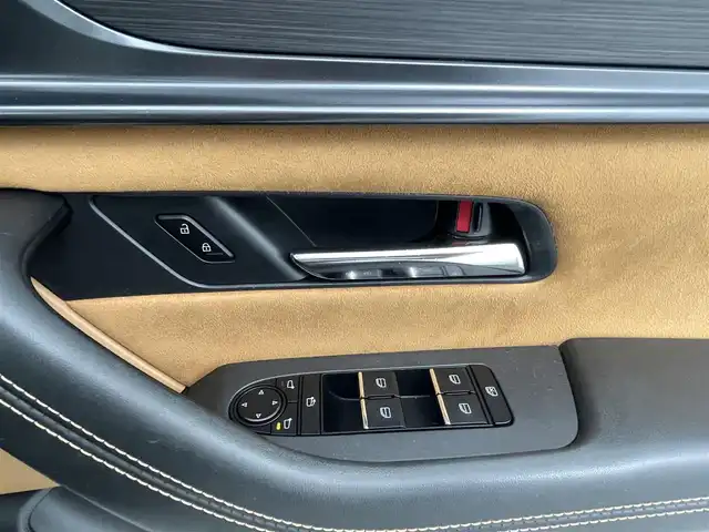 マツダ ＣＸ－６０ XD HV プレミアムスポーツ 熊本県 2022(令4)年 4.2万km ロジウムホワイトプレミアムメタリック ワンオーナー　/サンルーフ　/純正ナビ　/全周囲カメラ　/ＥＴＣ　/i-ACTIVSENSE/・レーダークルーズコントロール/・レーンキープアシスト/・衝突軽減ブレーキ/・前後誤発進抑制機能/・ブラインドスポットモニター/・ロードキープアシスト/・側方危険回避アシスト/・標識認識システム/・オートハイビーム/・スマートブレーキサポート/前後クリアランスソナー　/全席シートヒーター　/前席エアーシート　/前席パワーシート　/ダウンヒルアシスト/横滑り防止/アイドリングストップ/パワーバックドア/ステアリングヒーター/ヘッドアップディスプレイ/電動パーキングブレーキ/ブレーキホールド/純正フロアマット/純正２０インチAW/オートライト/LEDヘッドライト/フォグライト/スマートキー/プッシュスタート/保証書