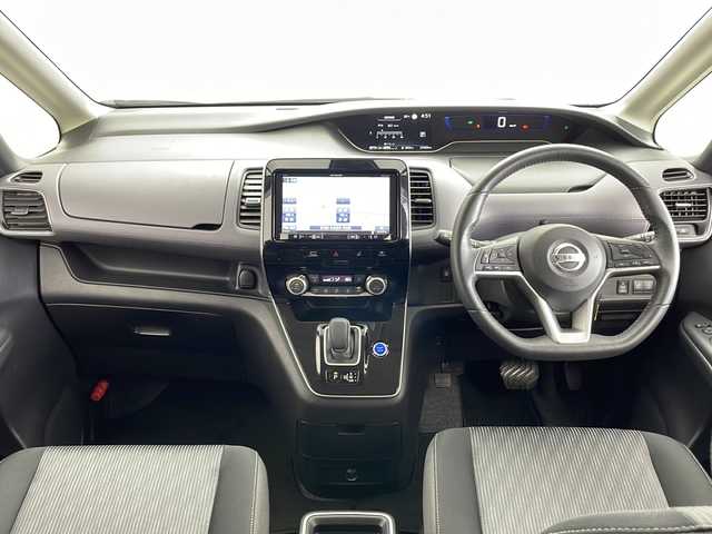 日産 セレナ e－パワー ハイウェイスター V 愛知県 2020(令2)年 5.8万km ブリリアントホワイトパール パイオニア製9インチナビ/CD DVD BT フルセグTV FM AM/カロッツェリア製フリップダウンモニター/アラウンドビューモニター/両側パワースライドドア/ハンズフリースライドドア/クルーズコントロール/ETC/LEDヘッドライト/オートライト/純正フォグライト/前後コーナーセンサー/ETC/ロールサンシェード/サマータイヤ付き純正AW積込/純正フロアマット/ドアバイザー/プッシュスタート/スマートキー